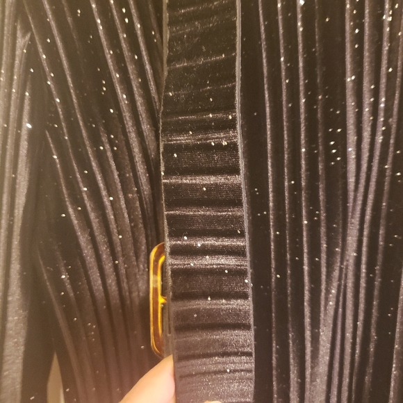 Black velvet evening dress - Picture 11 of 11